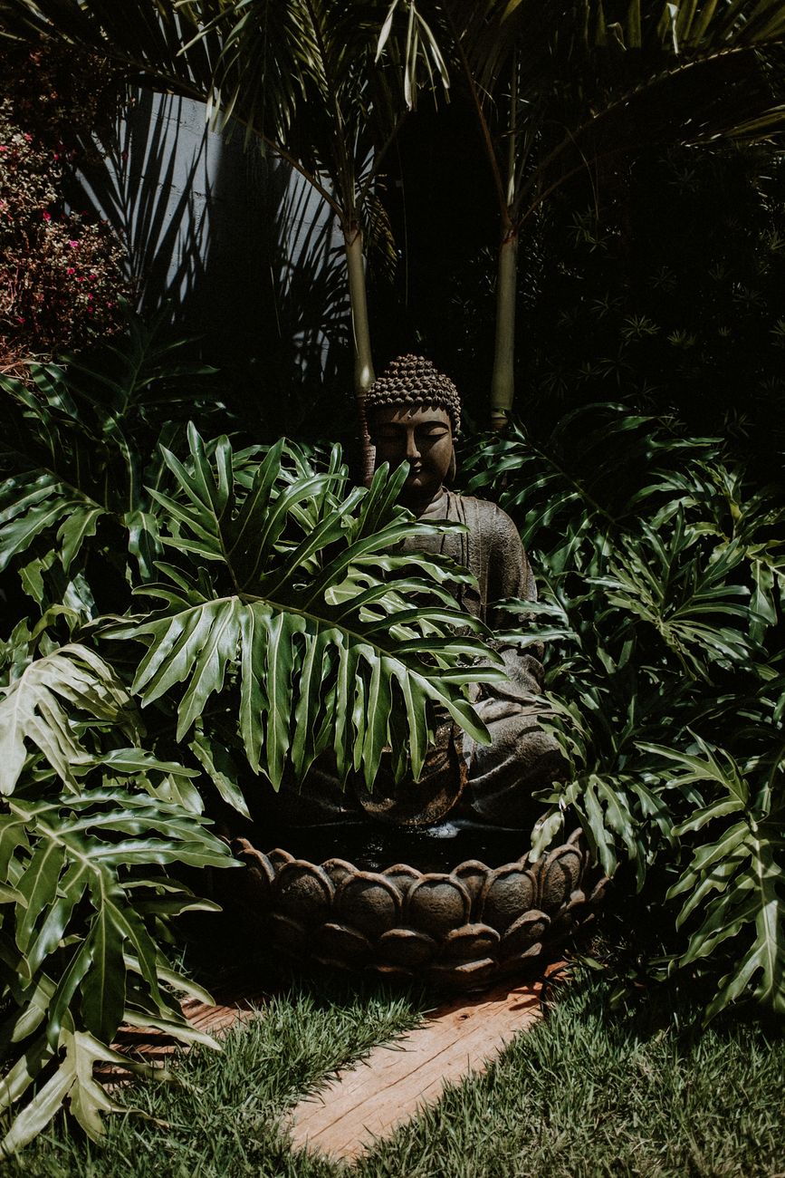 buddha sculpture in garden
